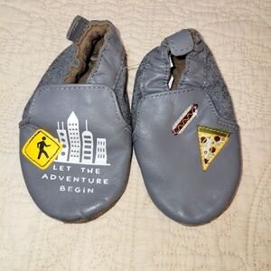 Robeez Baby-Boys Soft Soles Crib Shoe, City Life-Grey